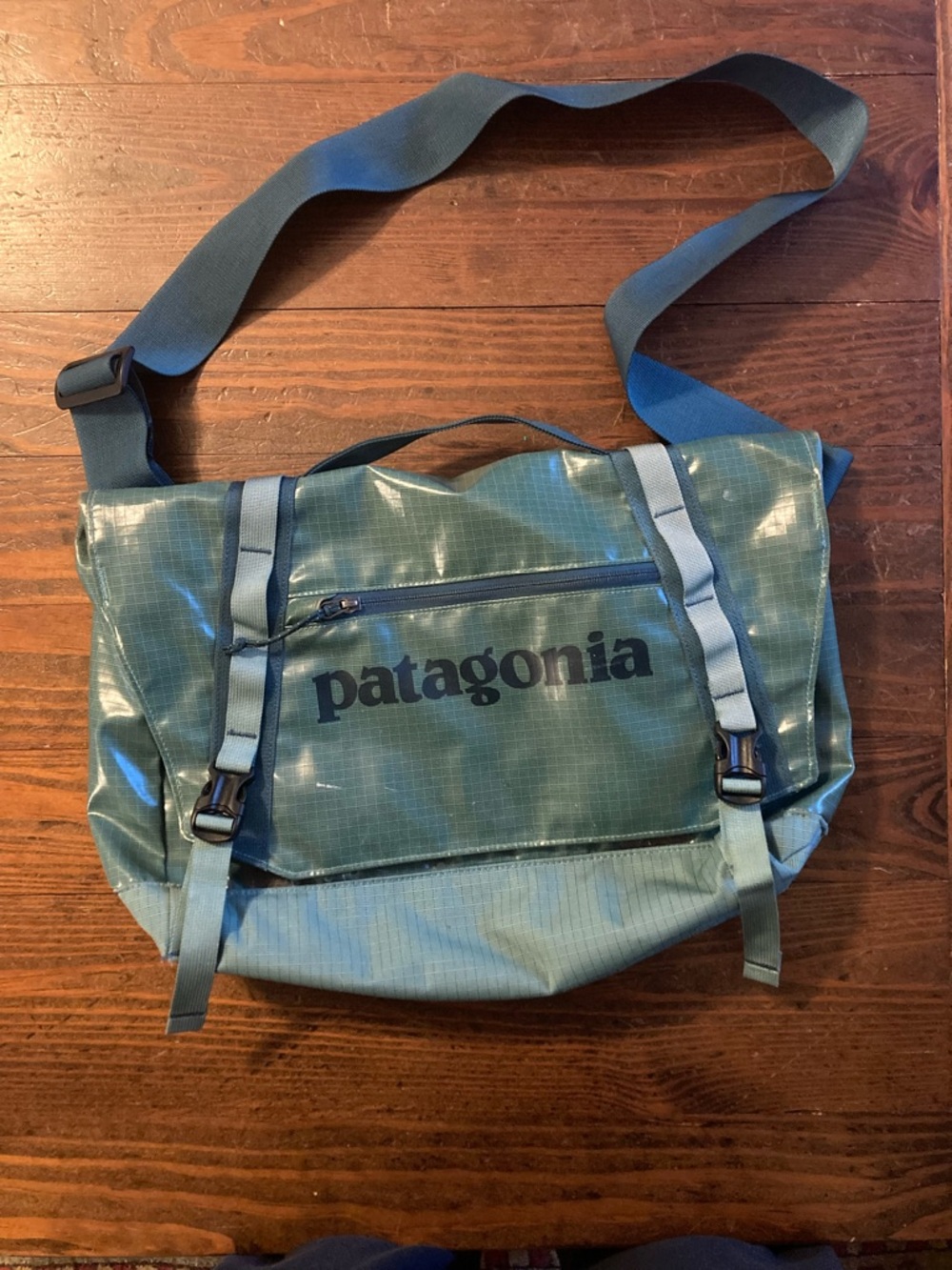 Patagonia Black Hole Mini Messenger 12L